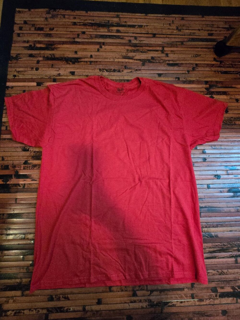 WOMAN'S NEW FRUIT OF THE LOOM RED TEE SHIRT SIZE LARGE